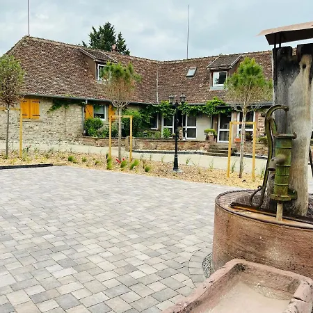 Chez Claire Et Cyril アパート *